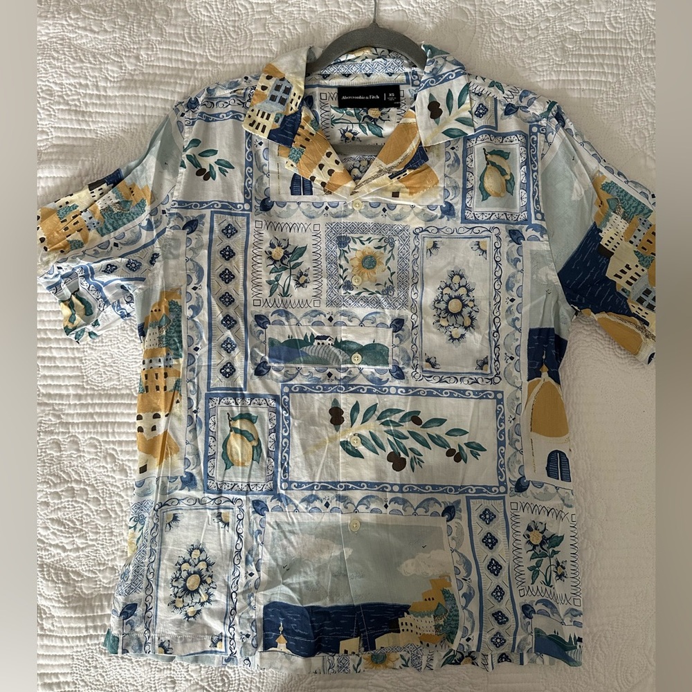 Abercrombie & Fitch Blue and Yellow Casual Button Down Shirt